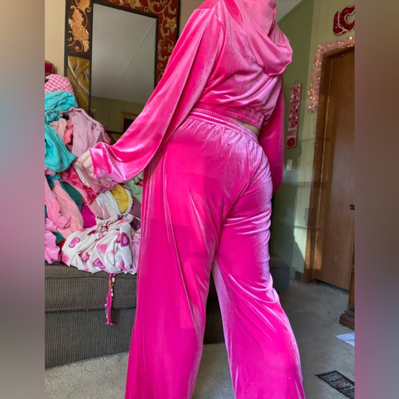 Size 4x stretchy hot pink velour crop set - Picture 3 of 6